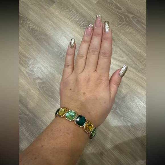 Anthropologie Green Gold Gemstone Crystal Stretch Bracelet - Picture 13 of 16